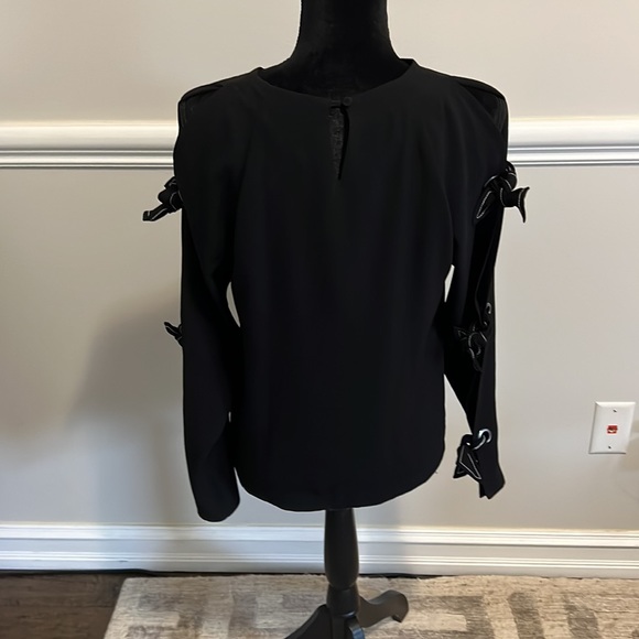 BCBGMAXAZRIA Womens Tie Sleeve Crewneck Blouse - Picture 3 of 4